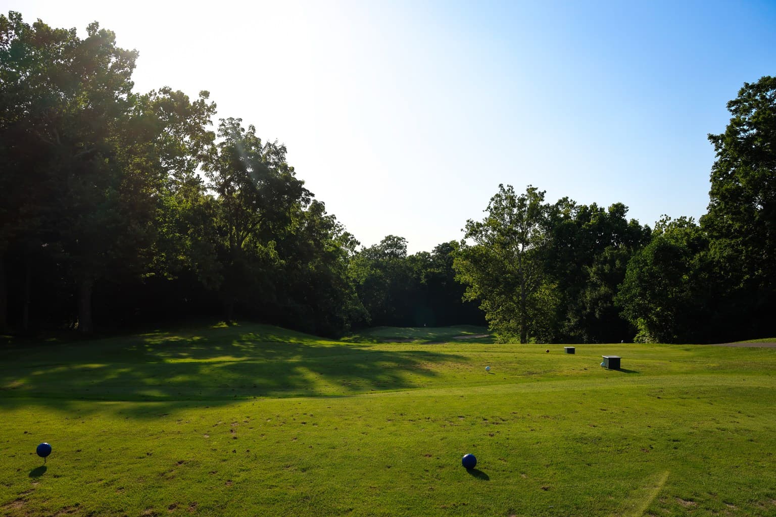 Scenic par 3 with bunker complex